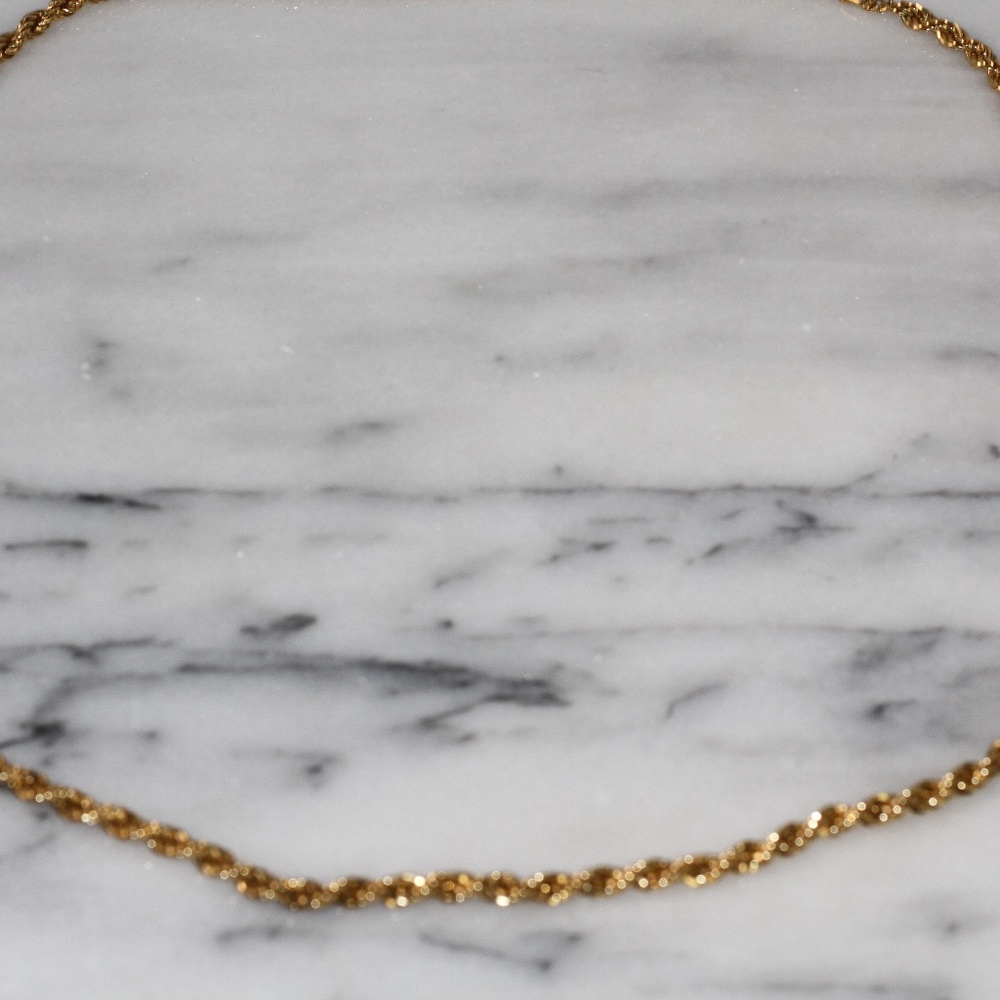 Moet Gold Link Chain - Picture 2 of 3